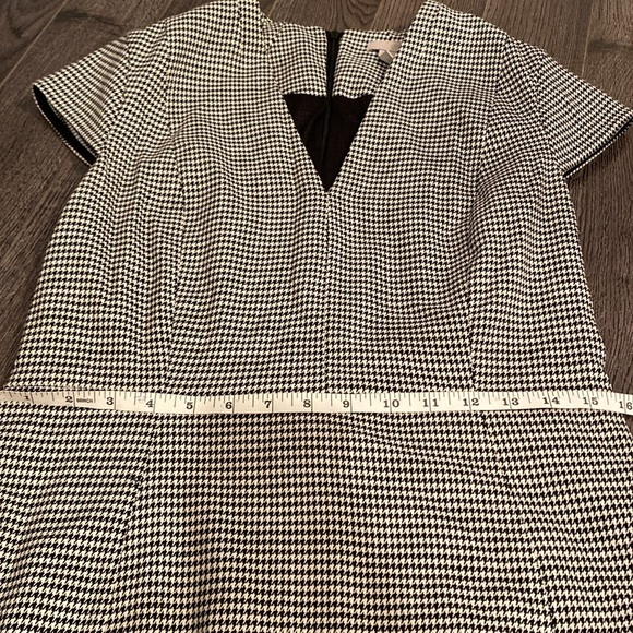 Nice dress 10 - Picture 6 of 8